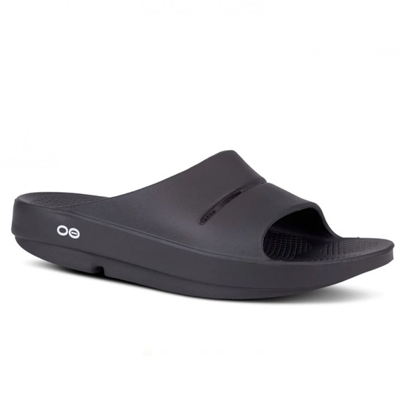 Oofos OOahh Slide Sandal in Black size Men’s 9 or Women’s 11